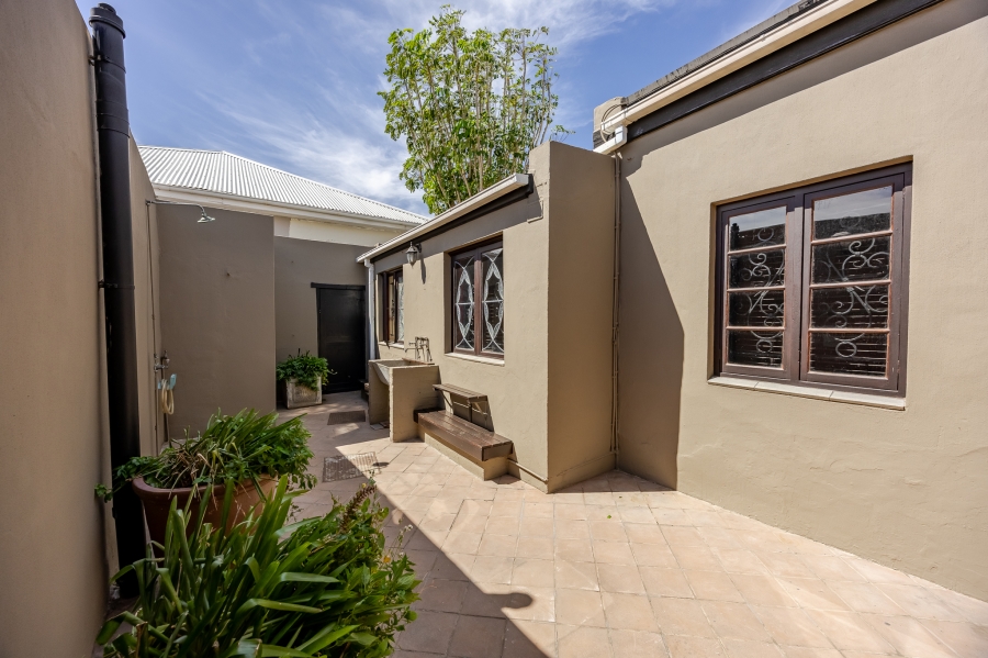4 Bedroom Property for Sale in Woodstock Western Cape